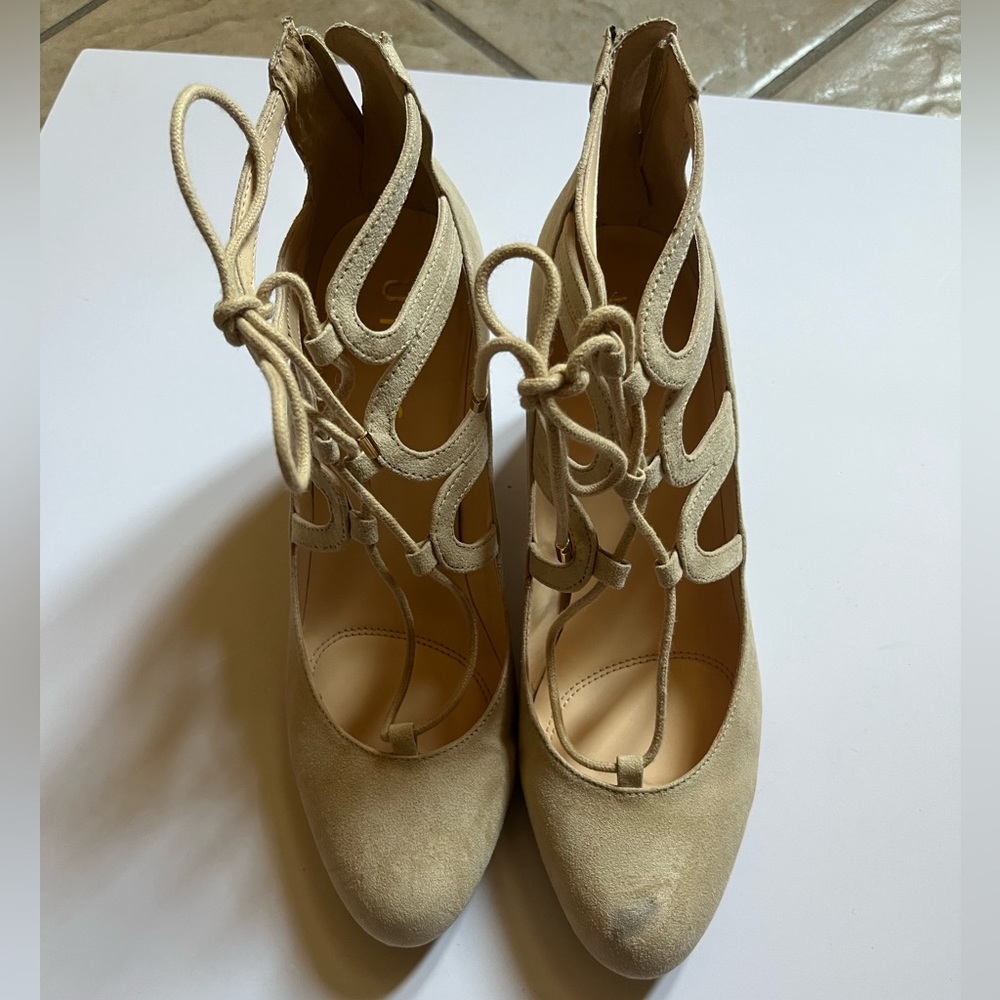 Unisa brand. Tan suede shoe.